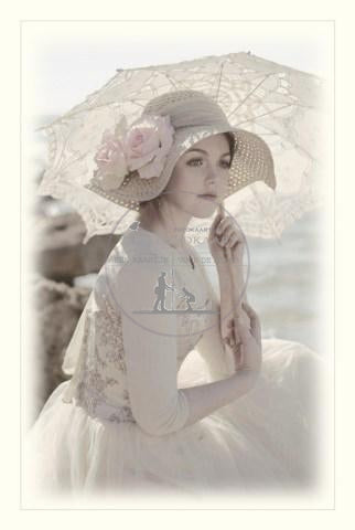 Brocante kaart - vintage antiek meisje met parasol