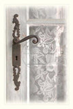 Brocante kaart - antieke deur met kanten gordijn